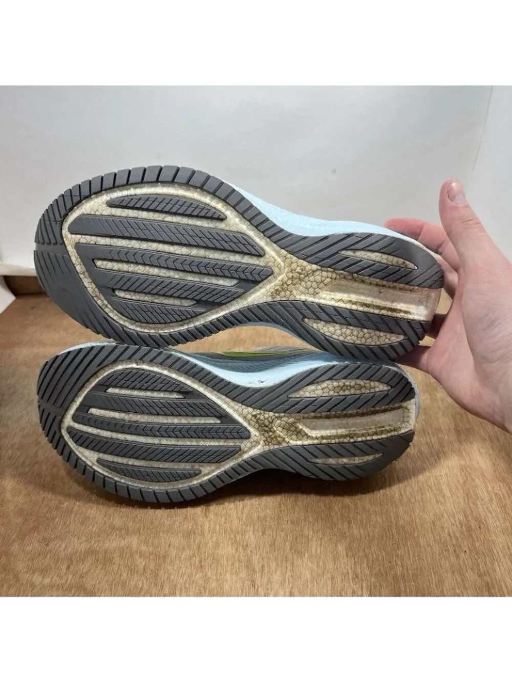 Saucony please review